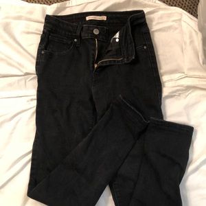 Black Levi’s Hi Waist Skinny Jeans